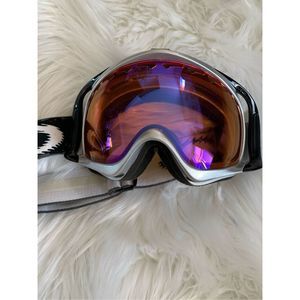 Oakely snow boarding skiing goggles